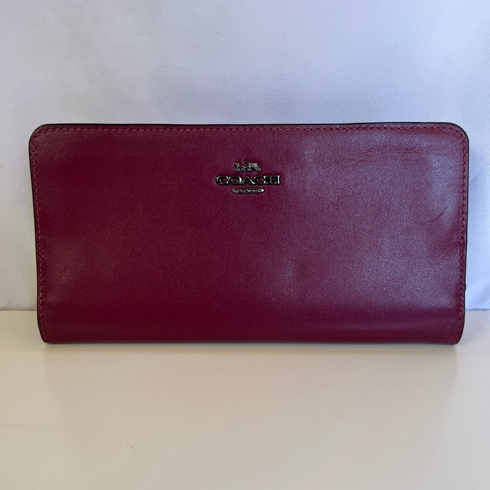 Coach wallet magenta color